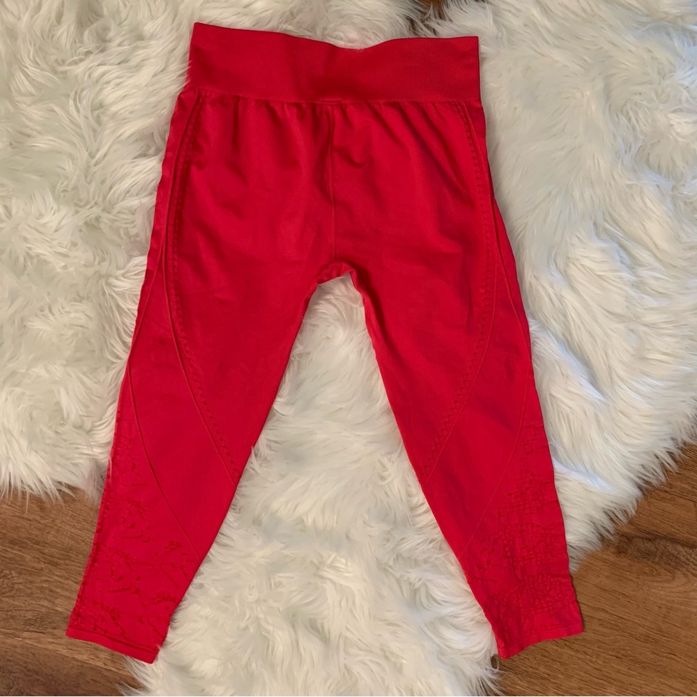 Fabletics Luciano Hot Pink Laser Cut out Crop Leggings 22” Large Activewear - Picture 8 of 15